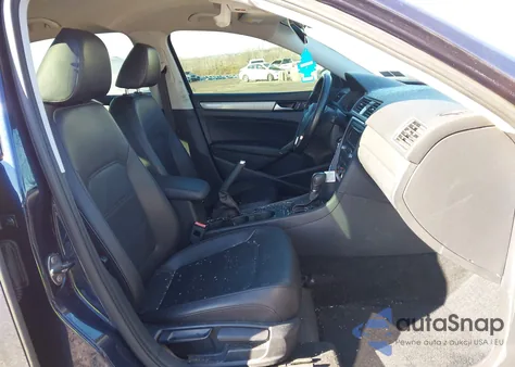 2014 Volkswagen Passat 1.8T Wolfsburg Edition z USA, uszkodzony, nr VIN 1VWAT7A38EC092779